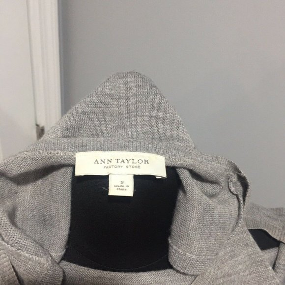 AnnTaylor Sleeveless Gray Sweater Scoop Sz S - Picture 6 of 6